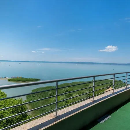 Myflat Club 218 Panorama Wellness * Siófok